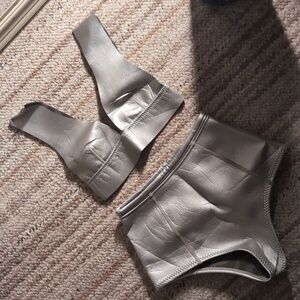 Billabong• Surf Capsule Vintage Short Island Time 1mm Neoprene Banded Bikini Top